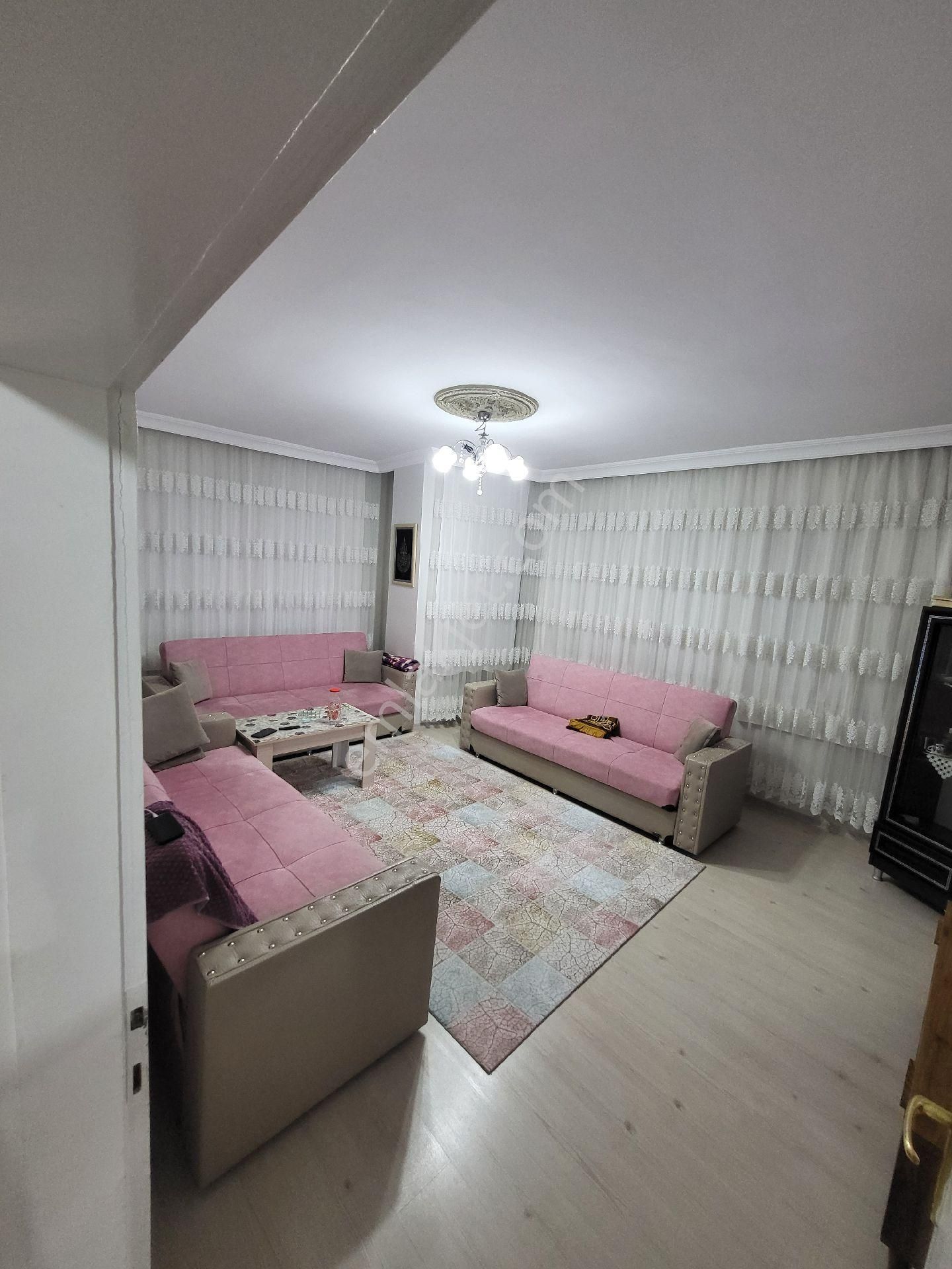 Aşıkpaşa Mahallesi Karlı Oğlu Cami Yanı Satılık Uygun Fiyata Daire