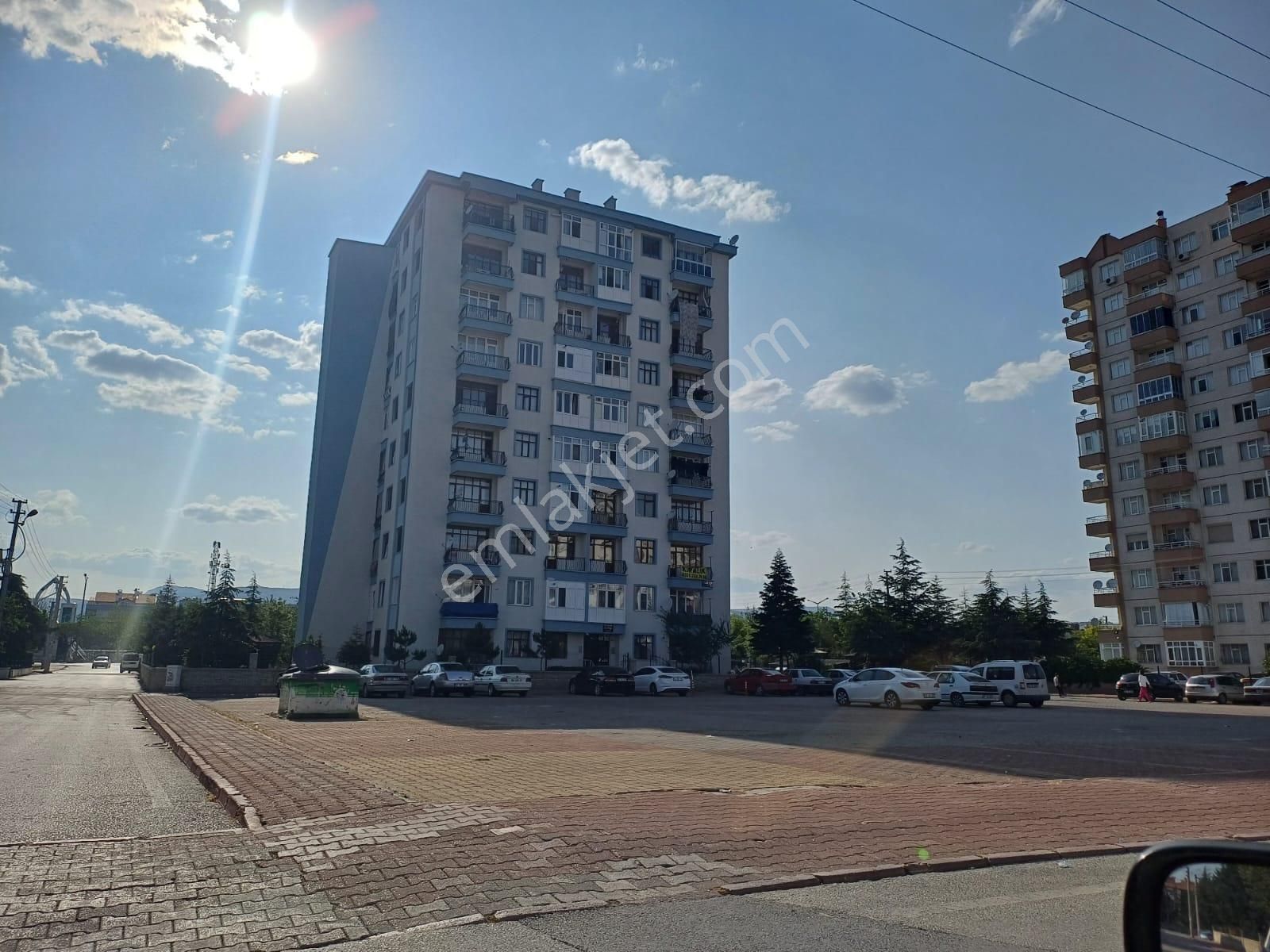 Kosova Mahallesinde İstanbul Yoluna Sıfır Geniş 135'm2 Satılık Daire