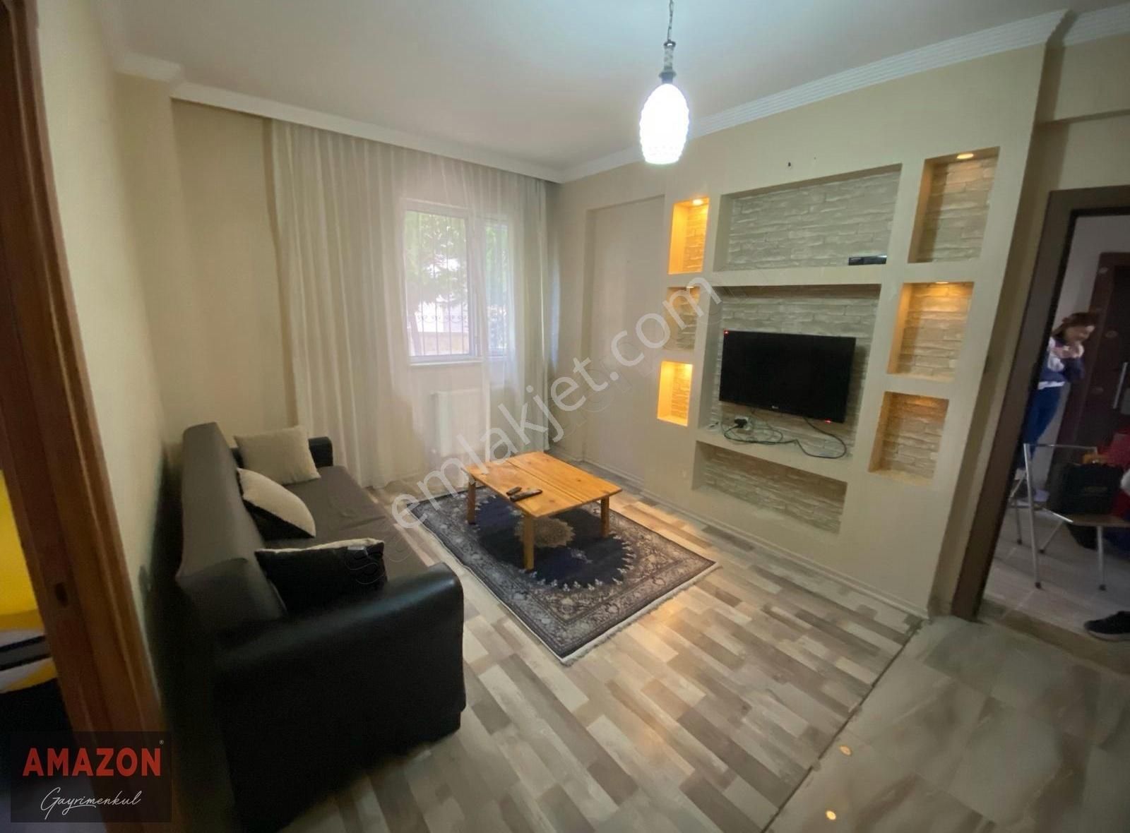 Amazon'dan Fen Lisesi Civarı Ana Cadde Üzeri Fırsat Kiralık 1+1