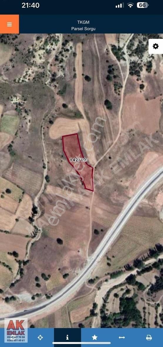 Bilecik Yenipazar Esenköy De Resmi Yollu 4526 M2 Arazi