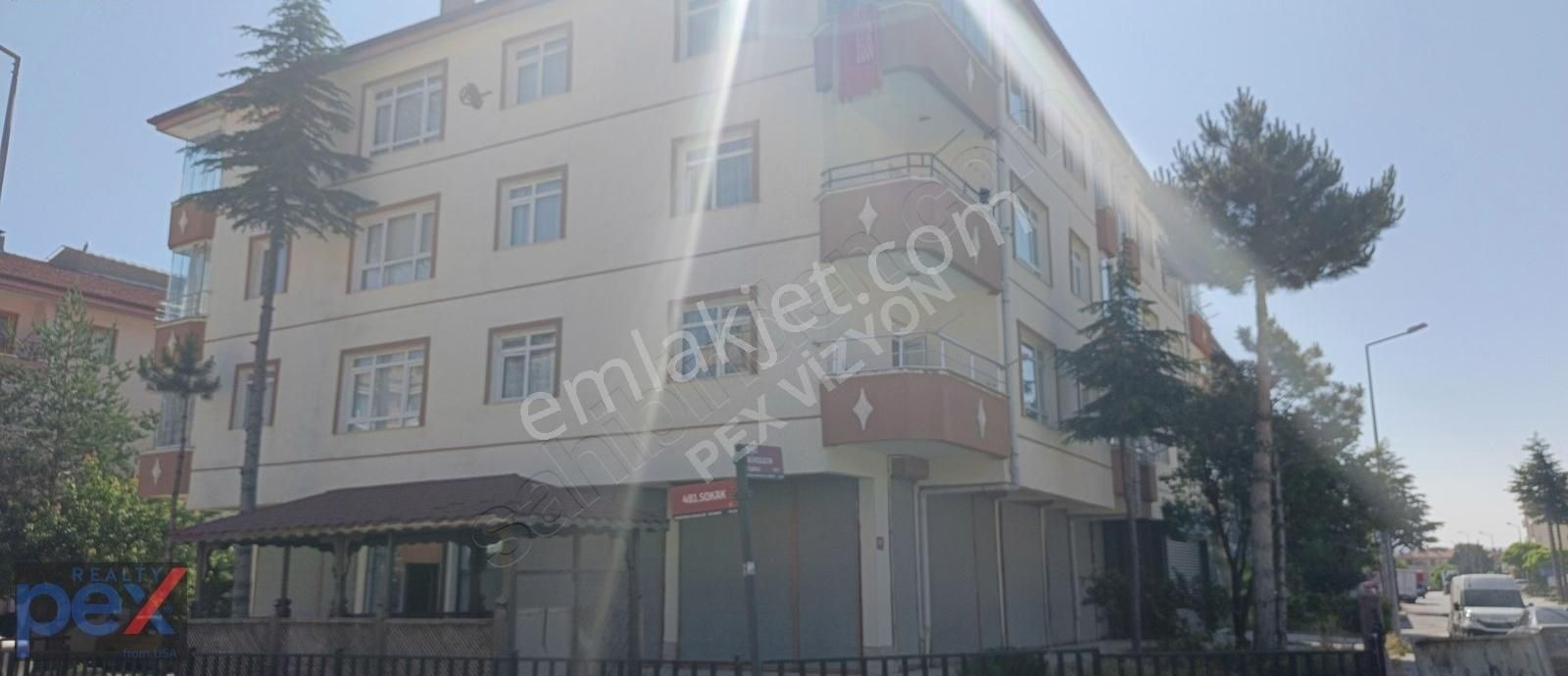 Karapürçekte 3+1 Geniş Arakat Daire Çift Balkonlu