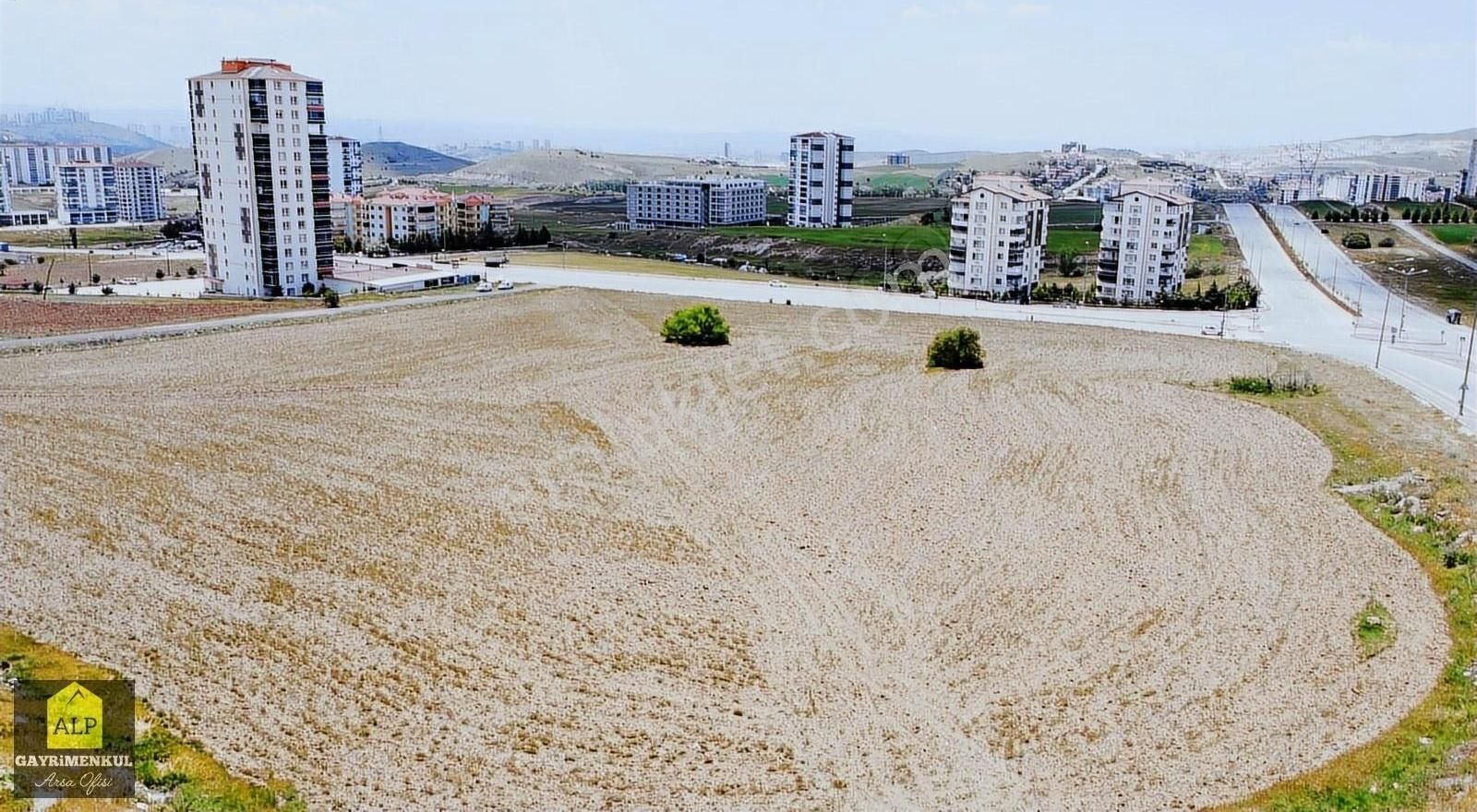 Alp Gayrimenkul'den Kuzey Yıldızında Caddeye Cephe 212 M2 Arsa