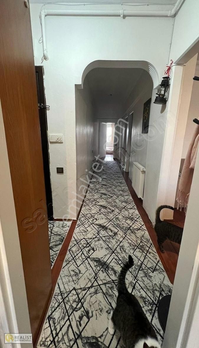 Yavuztürk Mahallesinde Site İçerisinde Geniş Satılık 3+1 Daire