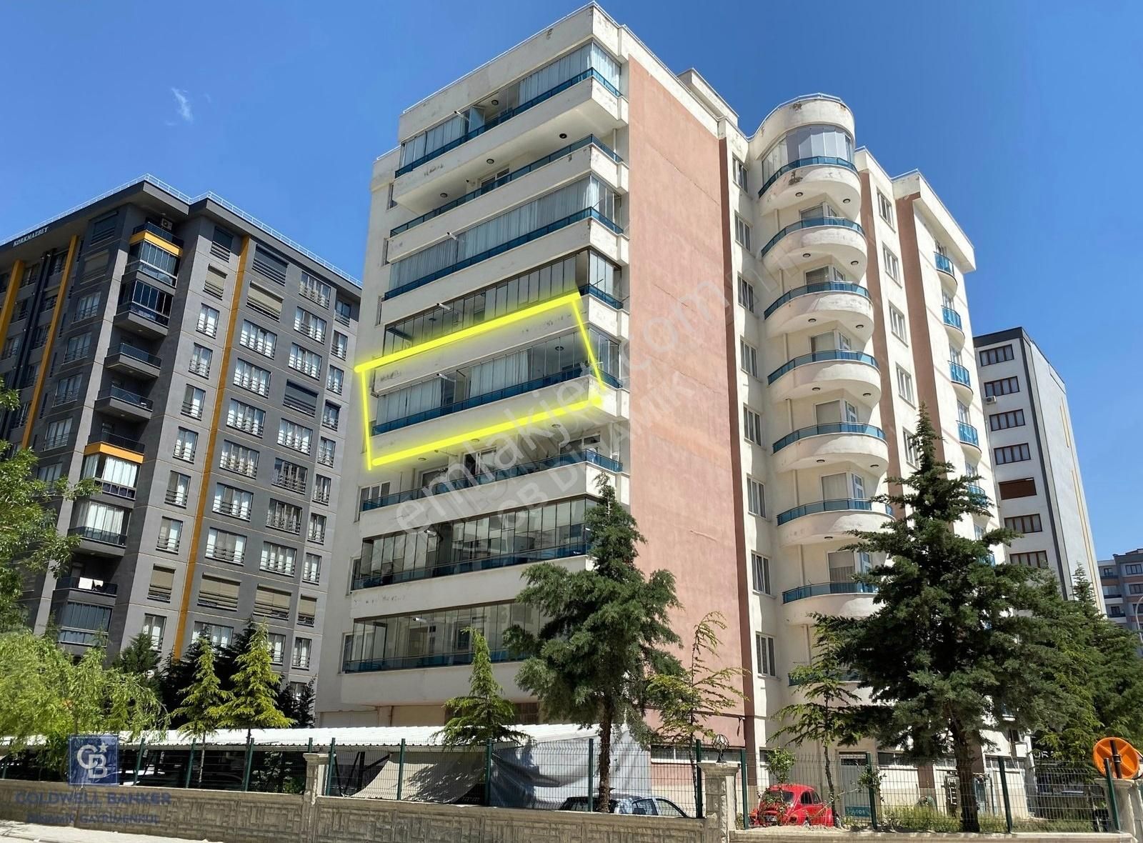 Cb'den Şeker Mahallesinde Cadde Üstü 3+1 Fırsat Daire !!!