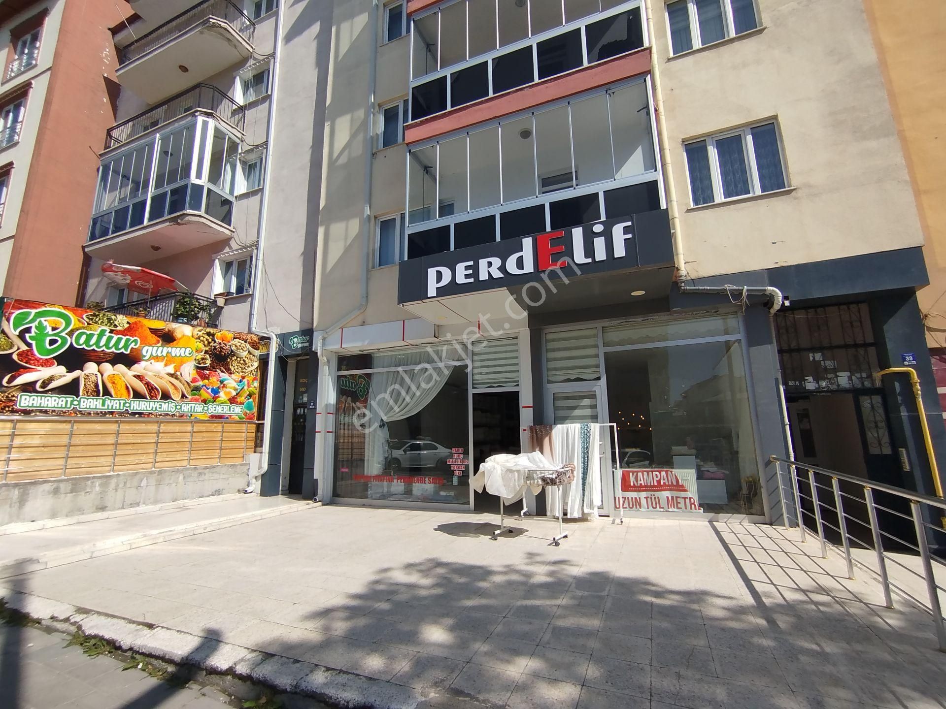 Sivas Buhara Caddesi Devren Kiralık Perde Dükkanı - 100 M²