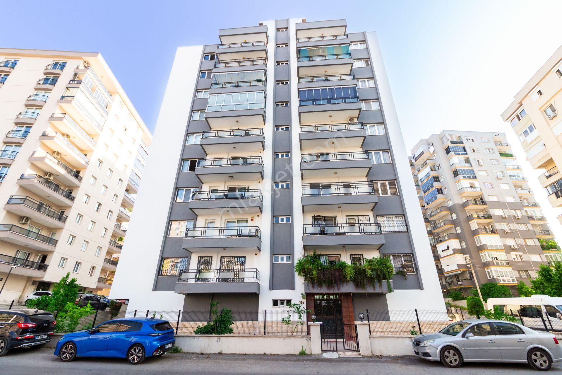 Narlıdere Ilıcada Deniz Manzaralı, Bakımlı Ve Geniş 3+1 Daire