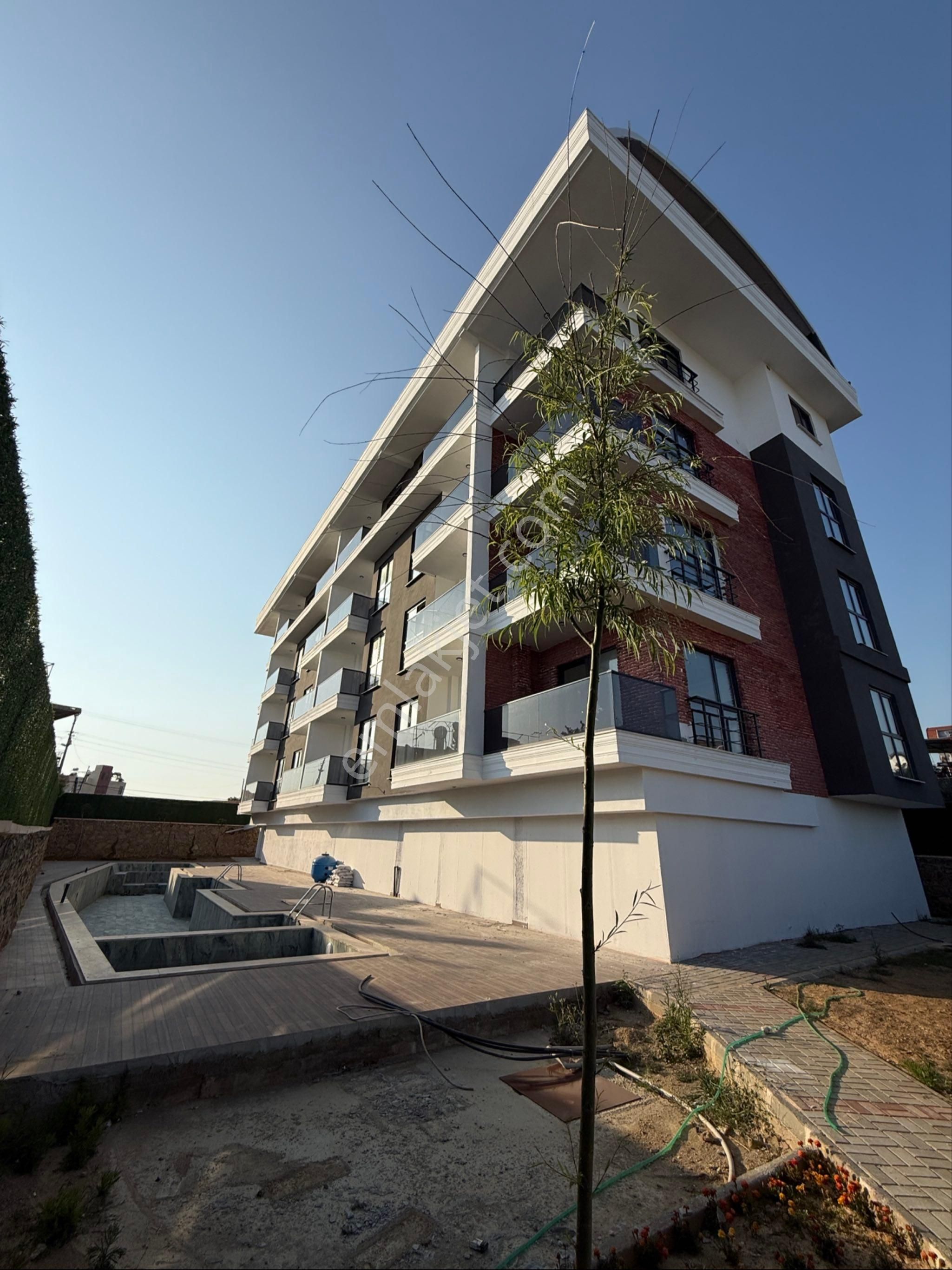 Alanya Payallar Satılık Full Aktiviteli Deniz Manzaralı Daire