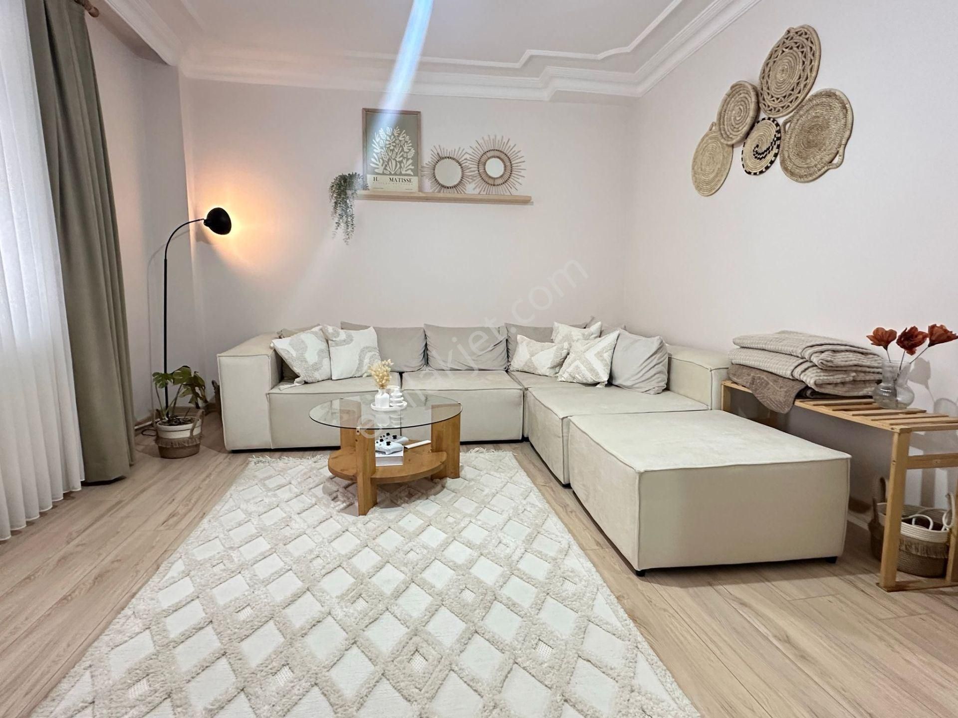 Bağcılar Güneşli Mahallesi Satılık 2+1 Daire Full Tadilatlı