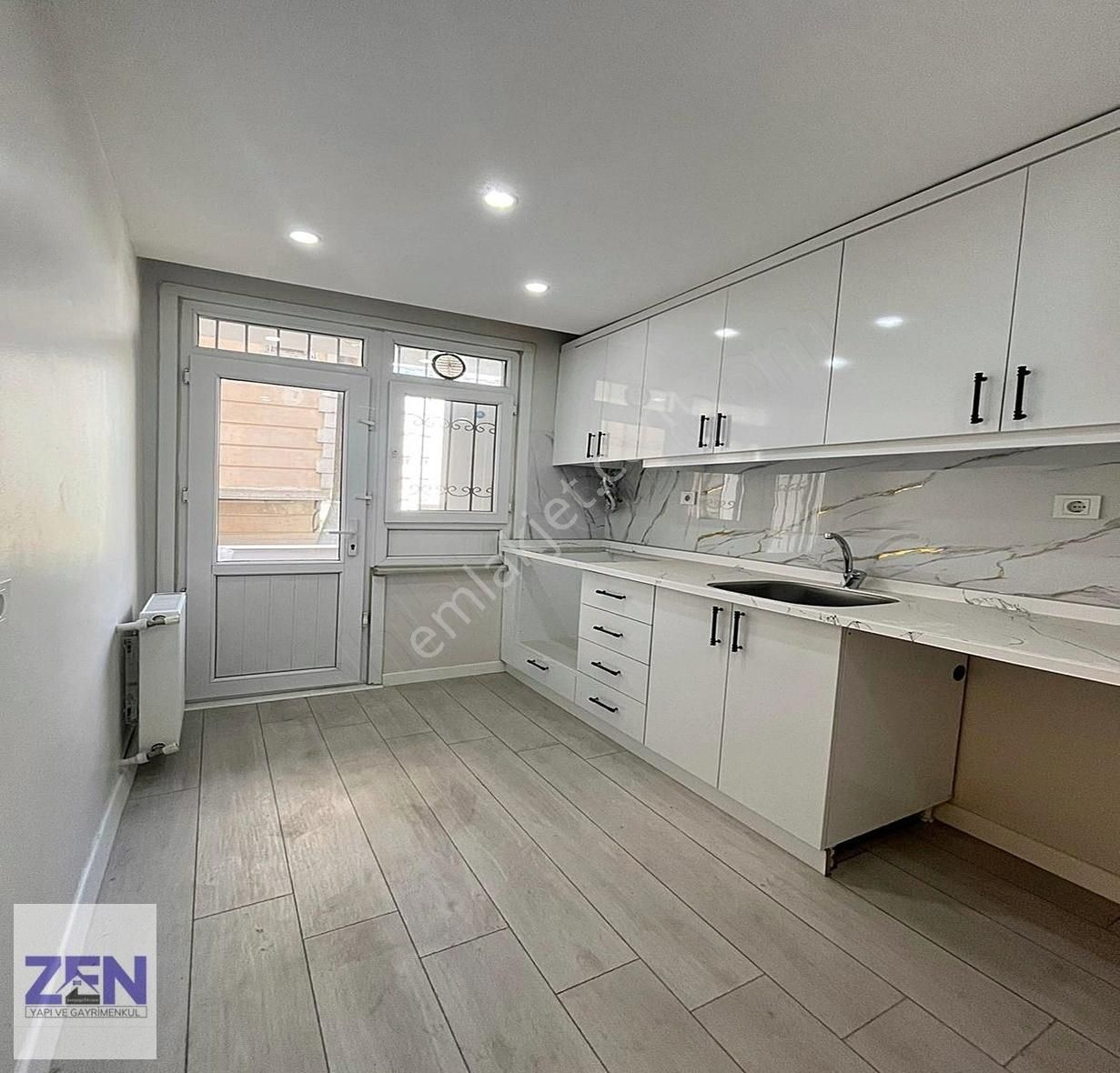 Krediye Uygun Merkezde İçi Full Dekorlu 2+1 Satılık Daire - Görsel 24