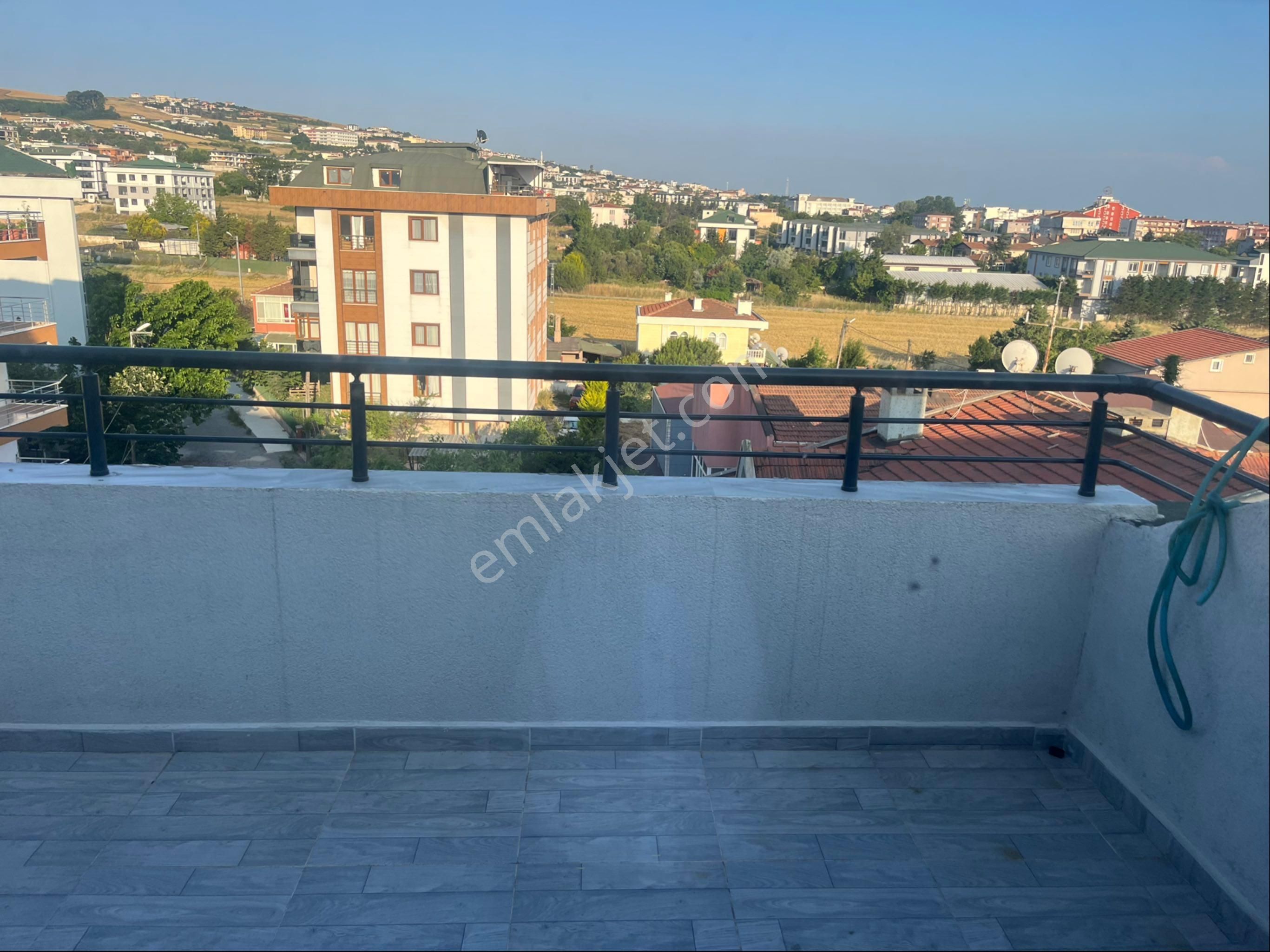 Kumburgaz Merkezde Yeni Binada Kıralık Dubleks Daire