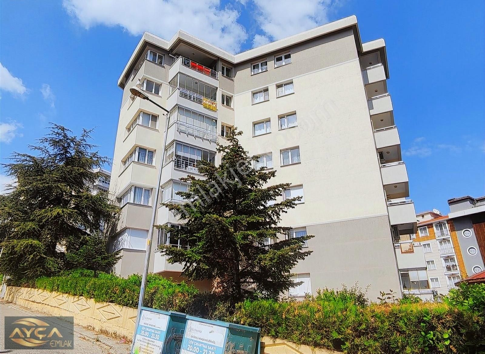 Deniz Manzaralı Geniş Siteiçi Ayçadan Kiralık 3+1 Arakat Daire