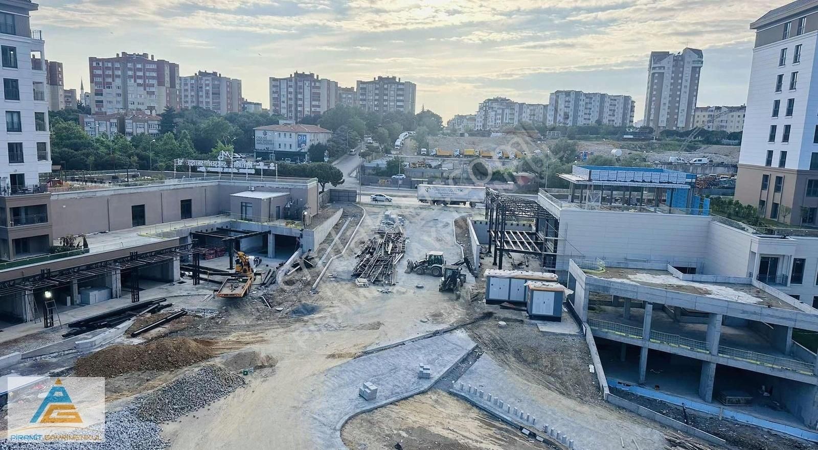 Piramit Emlak'tan Meydan Başakşehirde Kiralık 3+1 Sıfır Daire
