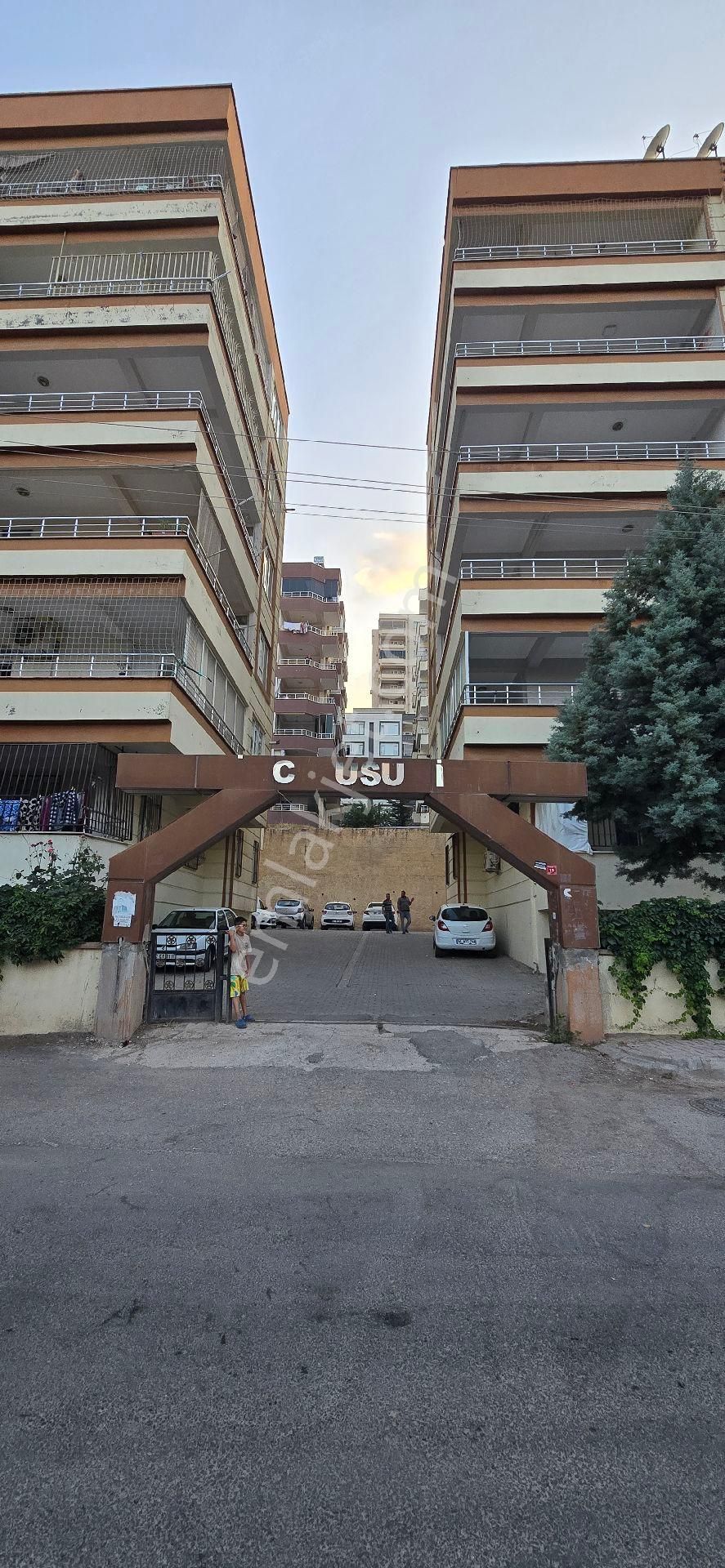 Acill Satılık 1.kat Yüksekliğinde Yüksek Giriş