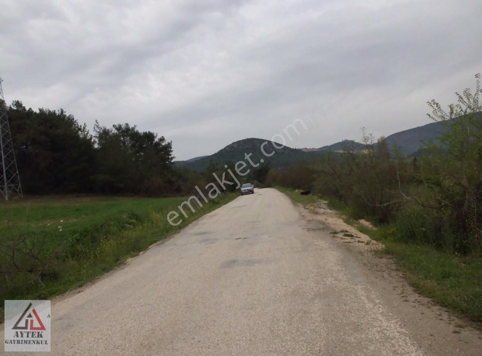 Bileçik Merkez Bayırkköyde İmarlı Arsa 460 M2.