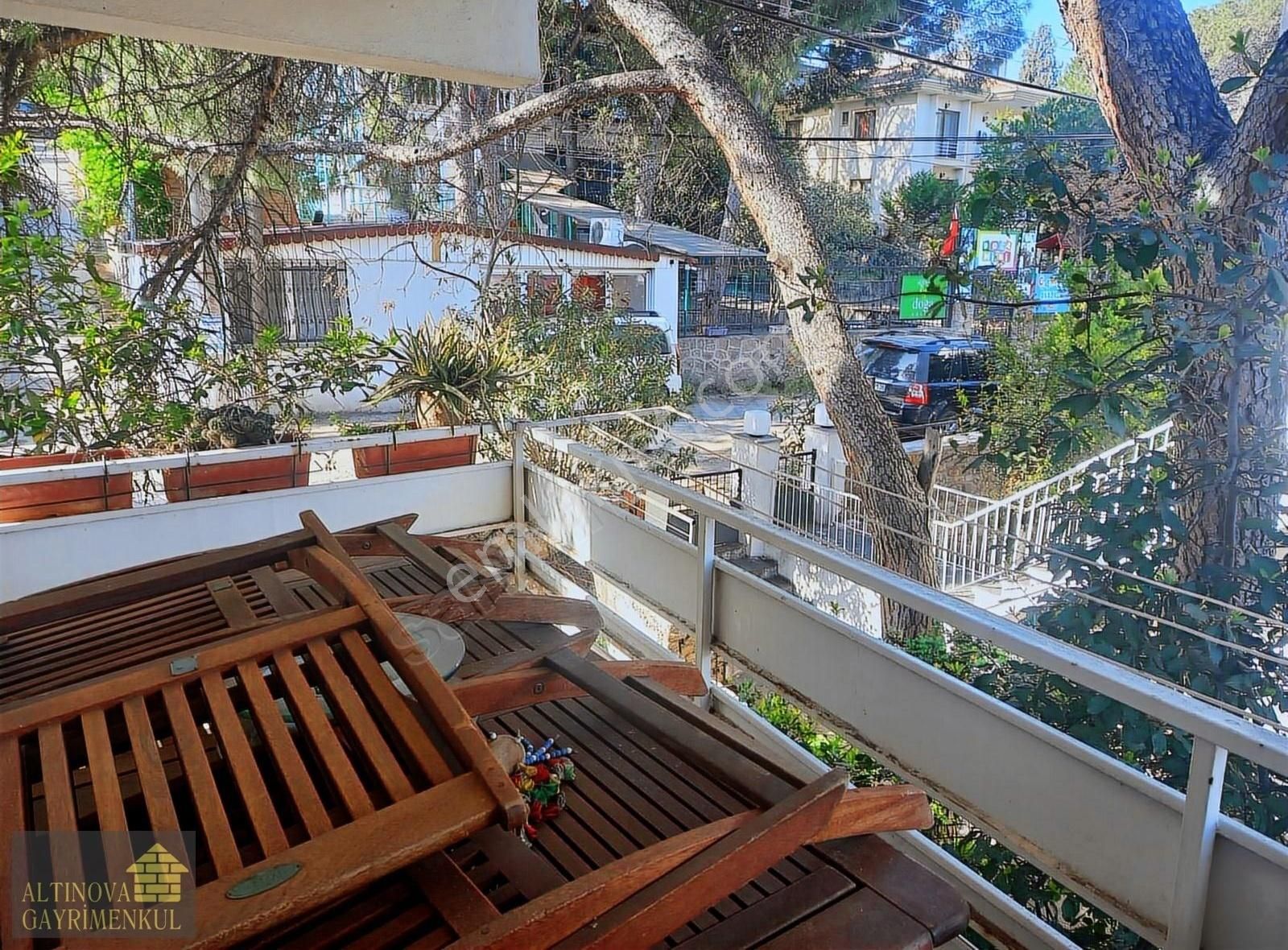 Ayvaligin En Güzel Bölgesi Çamlikta Satılık 2+1 Daire