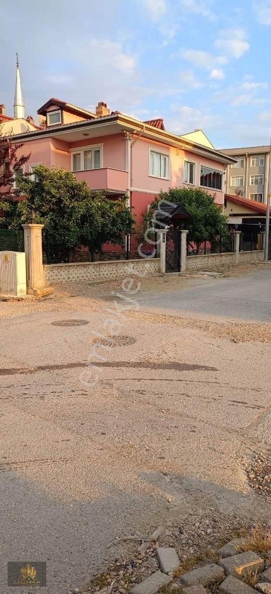 Çarşı Merkez Kurtuluş Mah.2 Katlı Bina 1.katı 3+1 Kiralık Daire