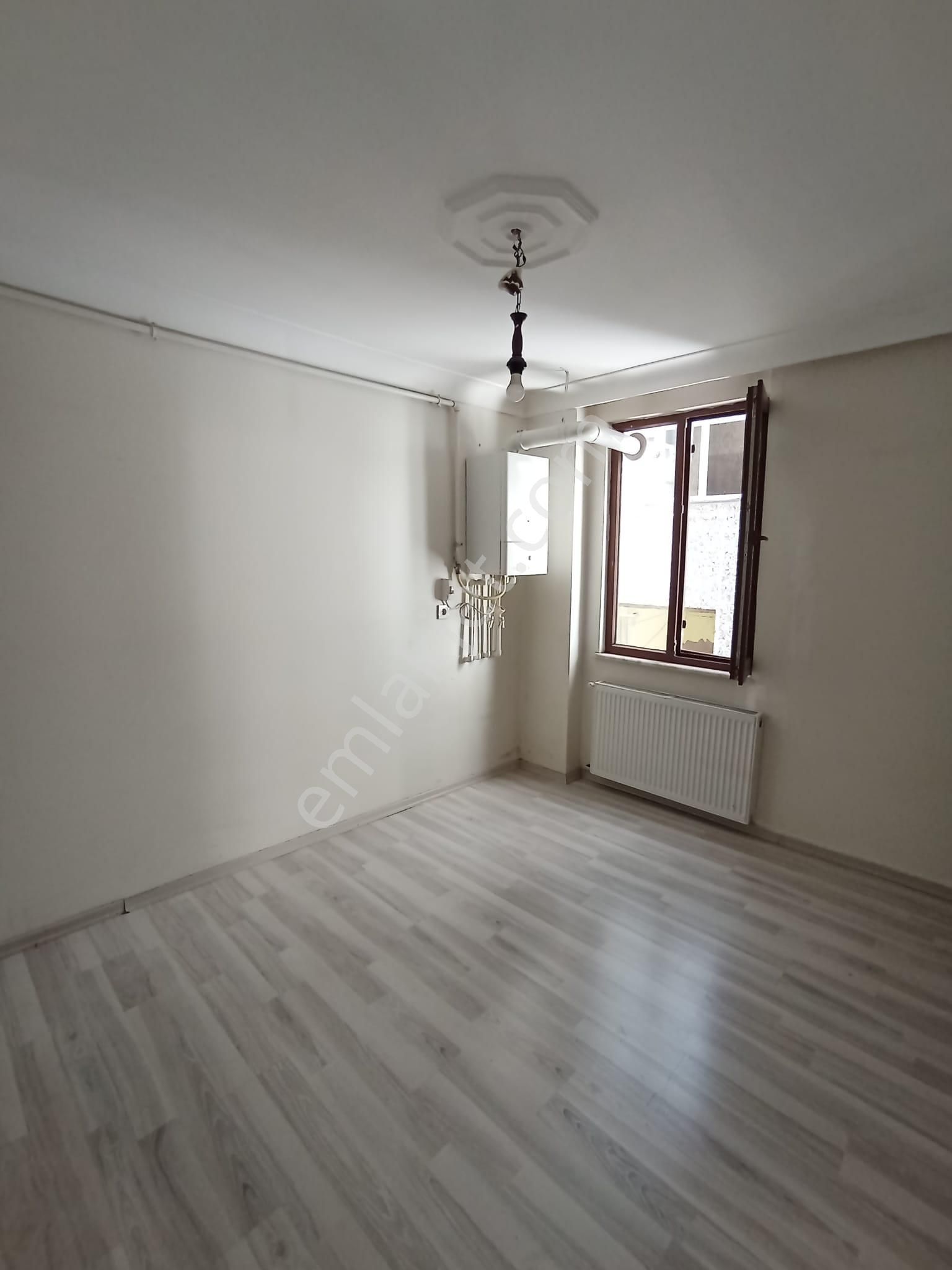 Beyoğlu Kasımpaşa Kulaksız'da Kiralık 1+1, 65m2, 1.kat Yeni Masrafsız Daire - Sözgen'den - 273k
