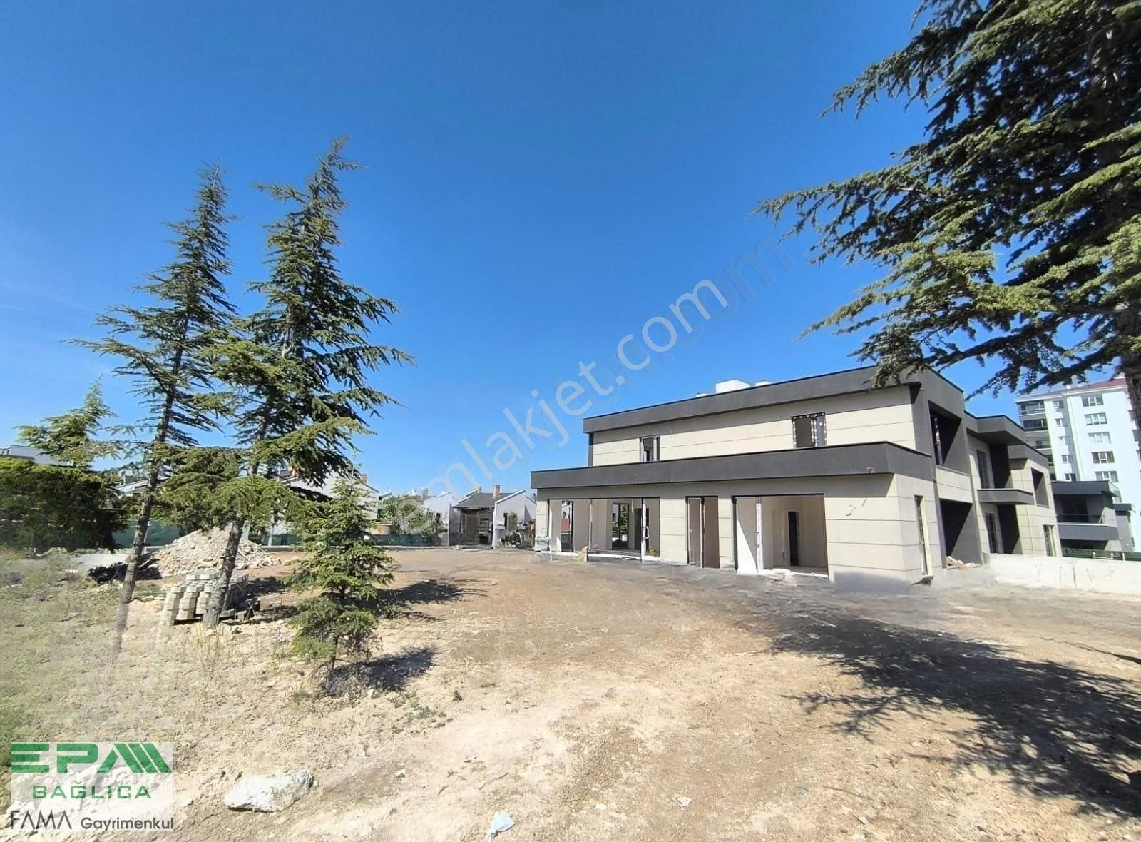 Bağlıca Da Ana Caddede Köşebaşı Satılık Ticari Villa