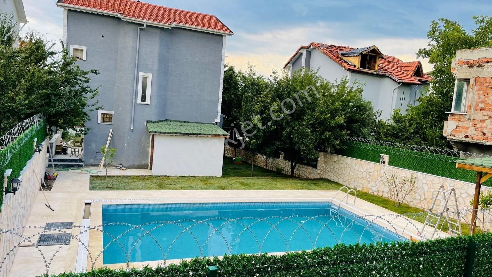 Tekirdağ Marmaraereğlisi Çeşmeli Mah. Satılık 5+1 Havuzlu Villa