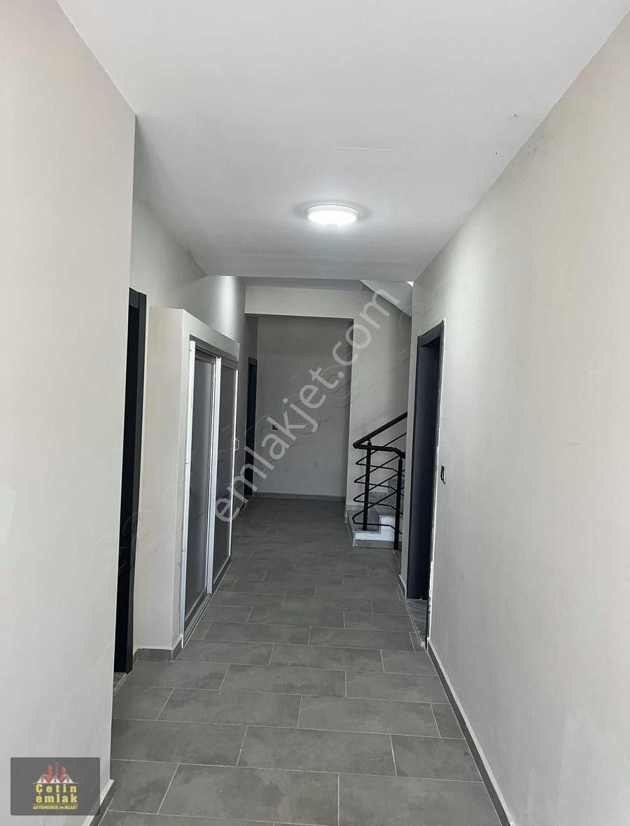 Davutlar Saglık Ocagına Yakın Satılık 2+1 Giriş Kat Daire