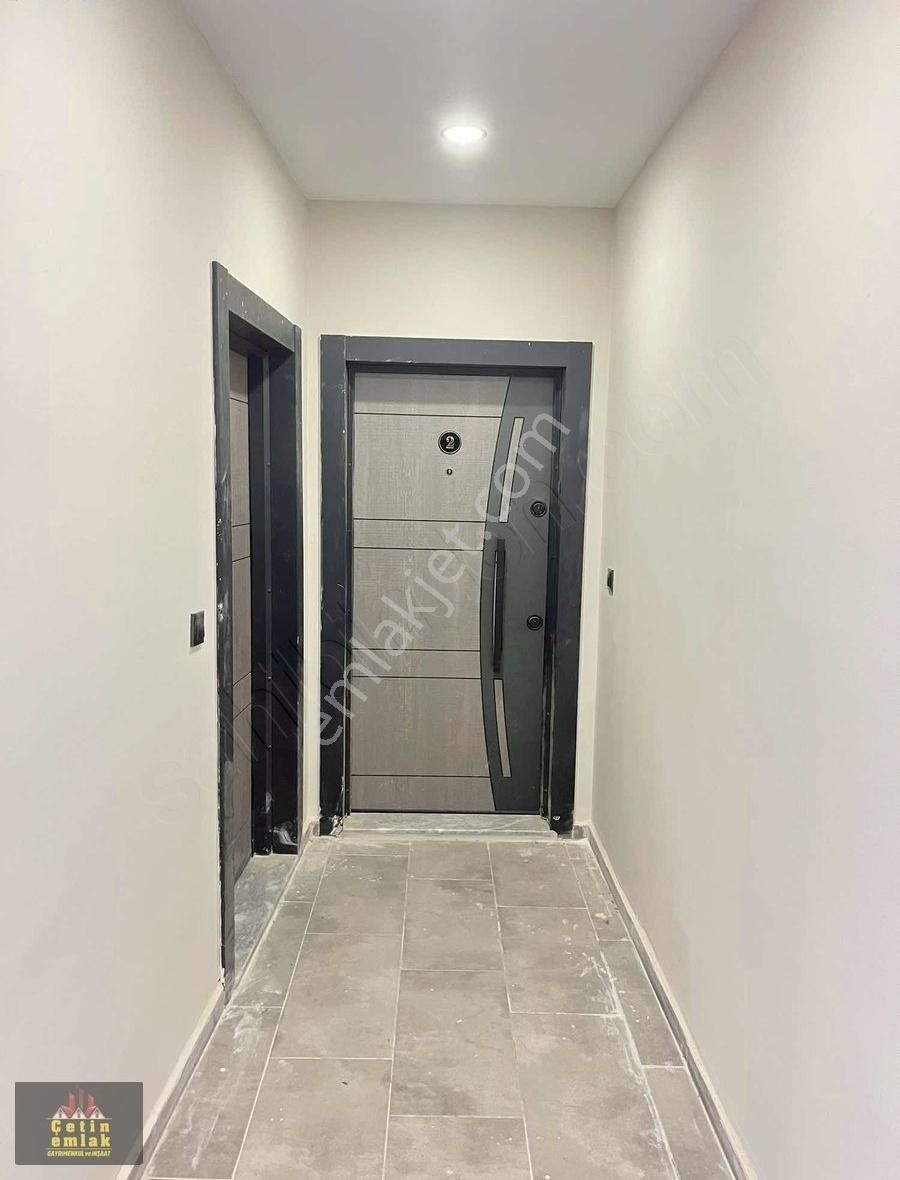 Davutlar Giriş Kat Balkonlu Yol Cepheli Satılık 1+1 Daire