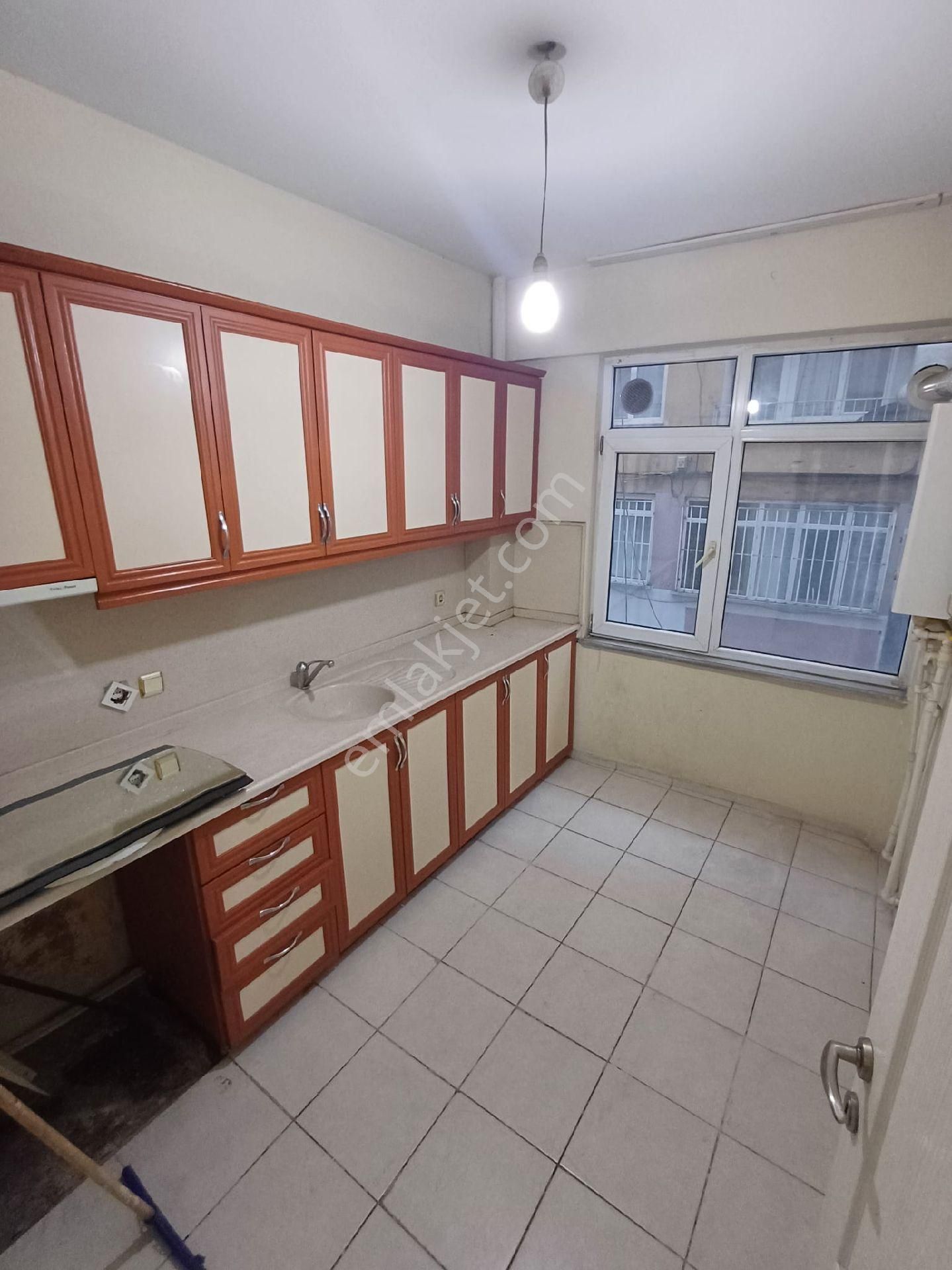 Samsun İlkadım Karadeniz Mahallesinde Şehir Merkezinde 2+1 Satılık Daire