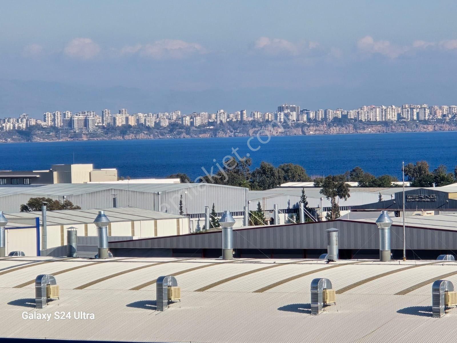 Antalya Konyaaltı Deniz Manzaralı Çok Geniş Temiz Ebeveyn Banyo 3+1 Kiralık Boş Daire