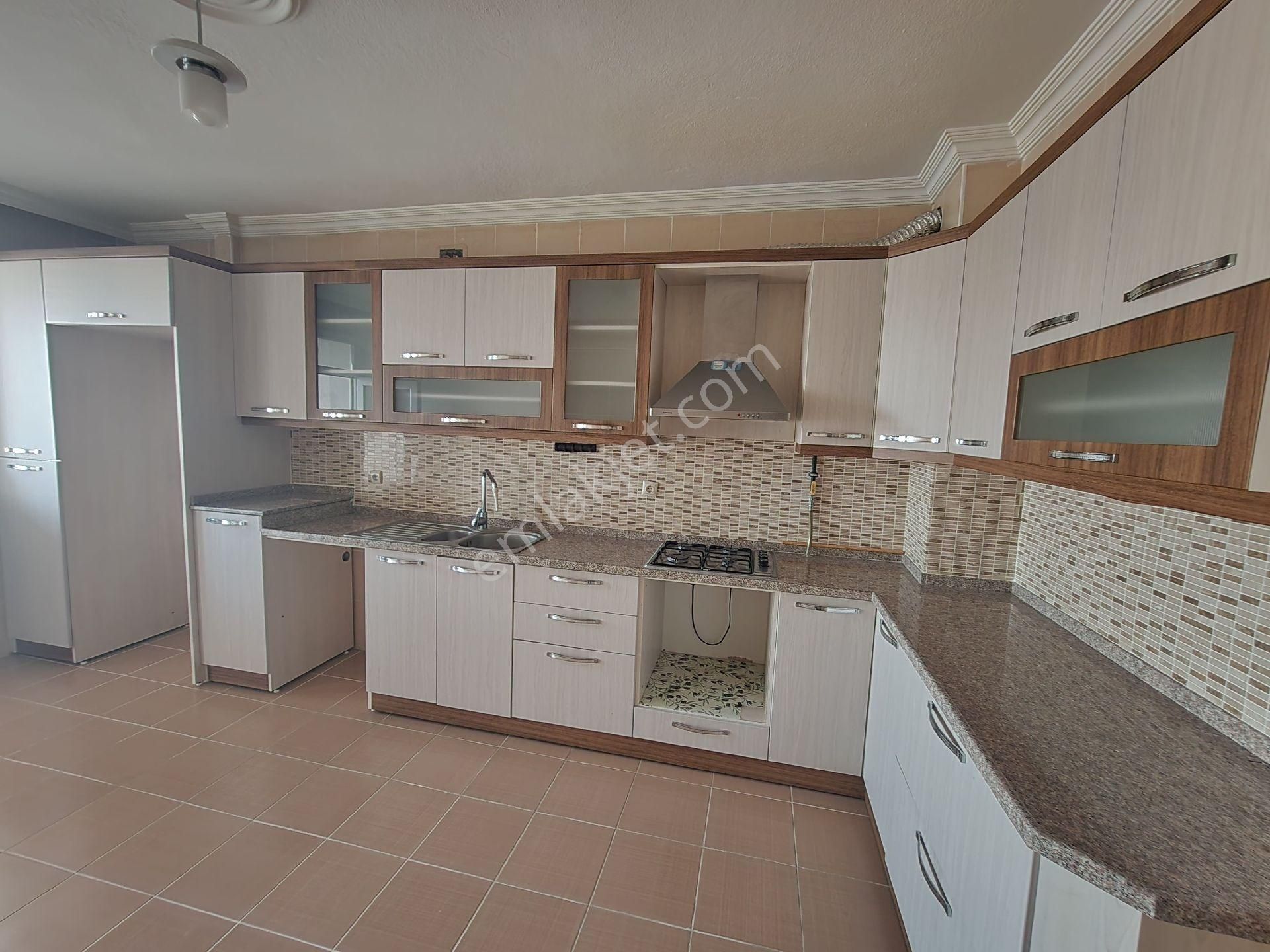 Hastane Karşısında Kiralık 3+1 Daire