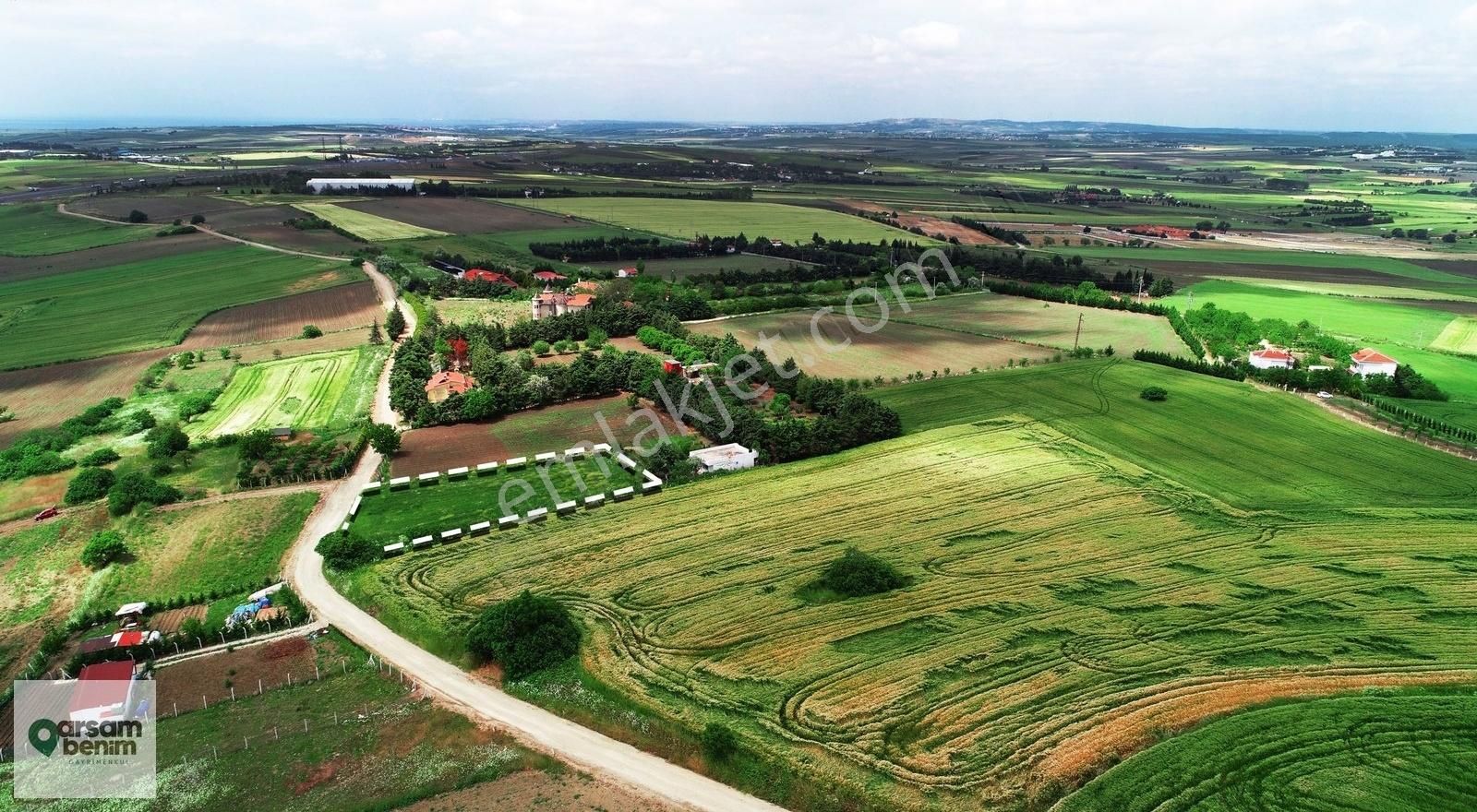 Silivri Fener Mahallesinde Evlerin Arasında 217 M2 Arsa