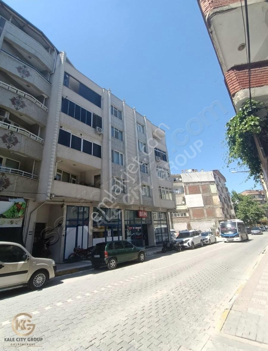 Biga Çan Caddesi Üzerinde Bim Üstü Satılık 3+1 Daire 105 M2