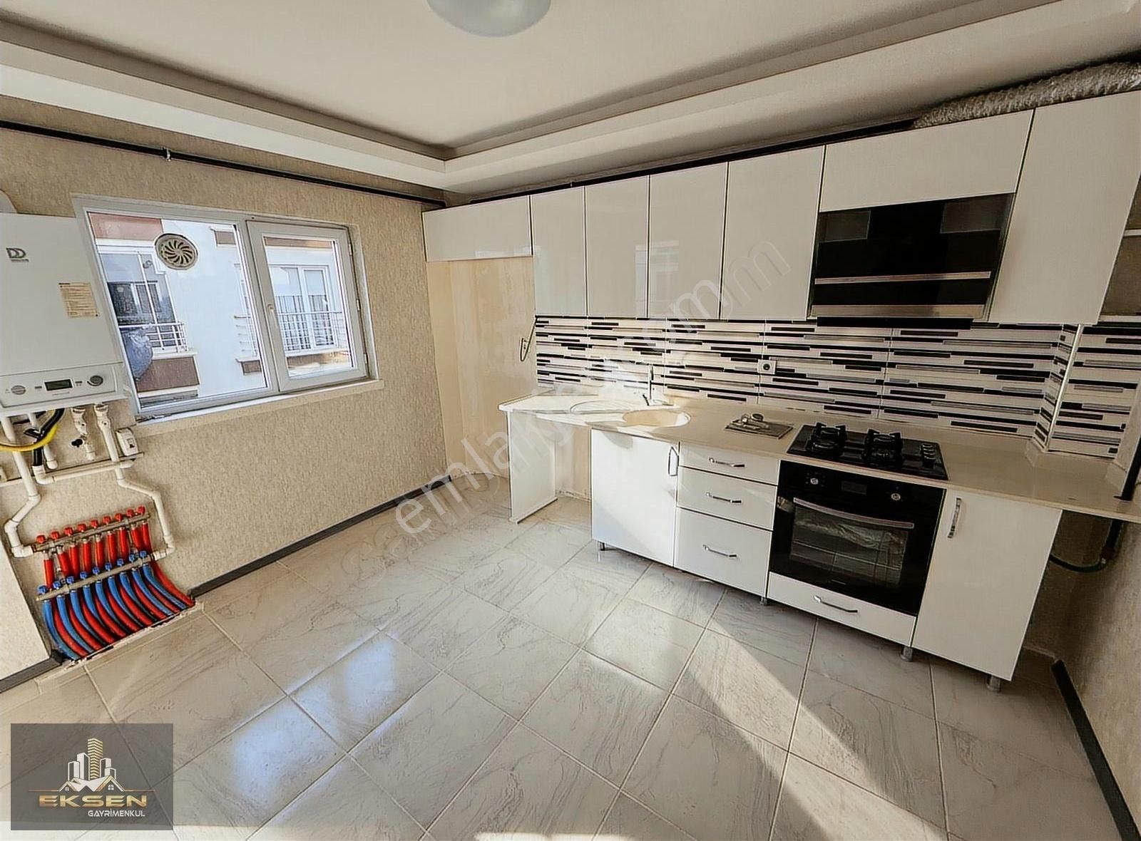 Acil Satılık 4+1 Ara Kat Yapılı Masrafsız İskanlı Daire !