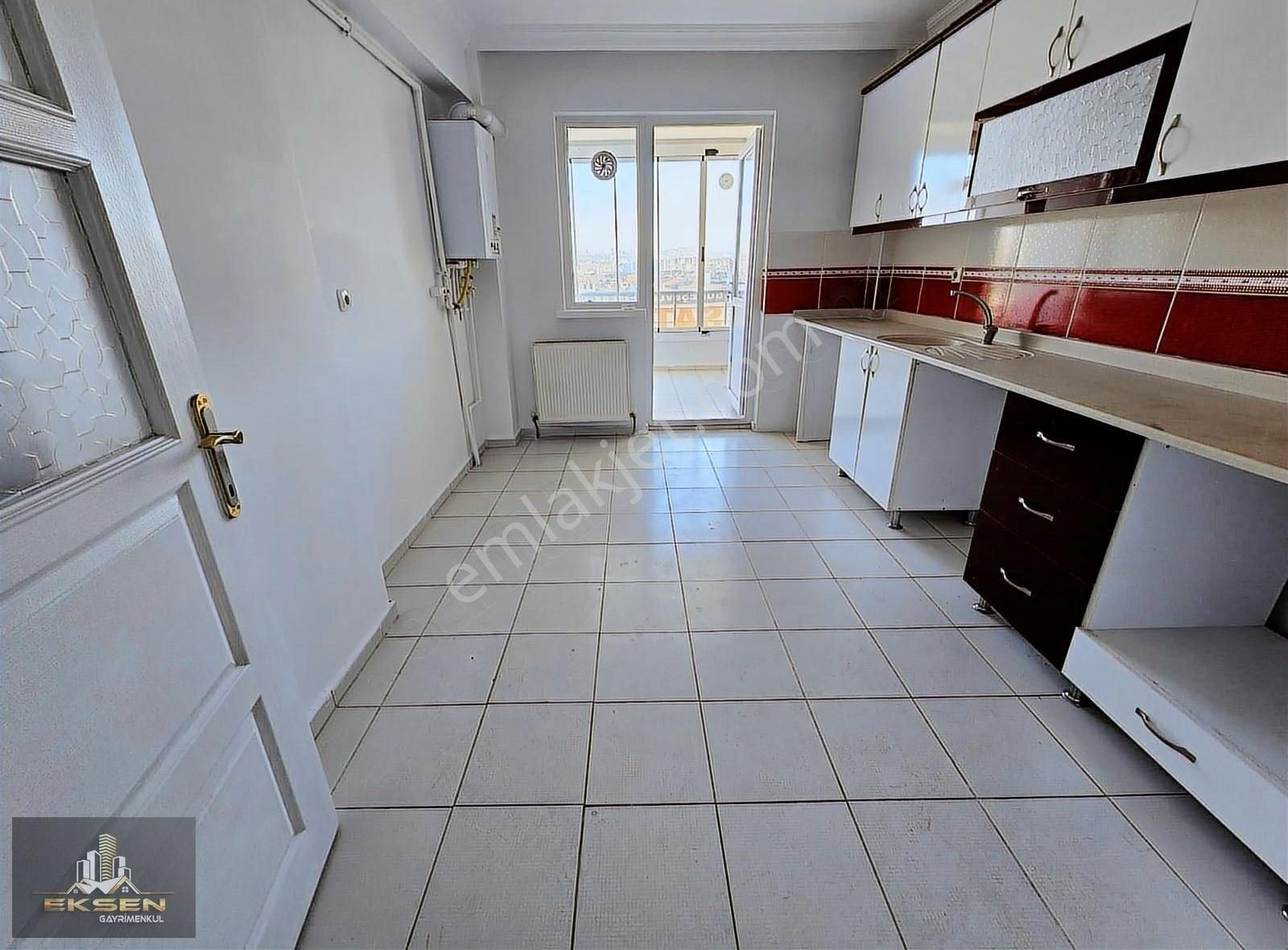 Güneşevler Merkez'de 3+1 Yüksek Katlıda Acil Satılık Daire !