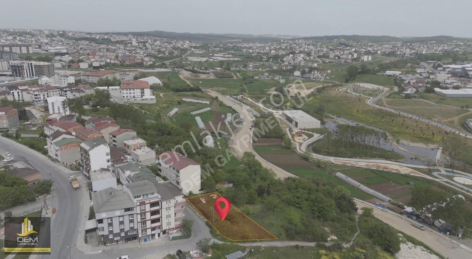 Arnavutköy Bollucada Millet Bahçesi Yanında İmarlı İfrazlı Arsa