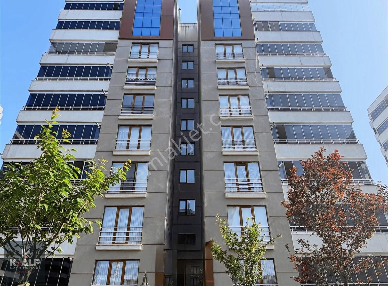 Kalp Kiralıyor!..vefa Sitesinde Havuz Manzaralı 3+1 Daire Arakat