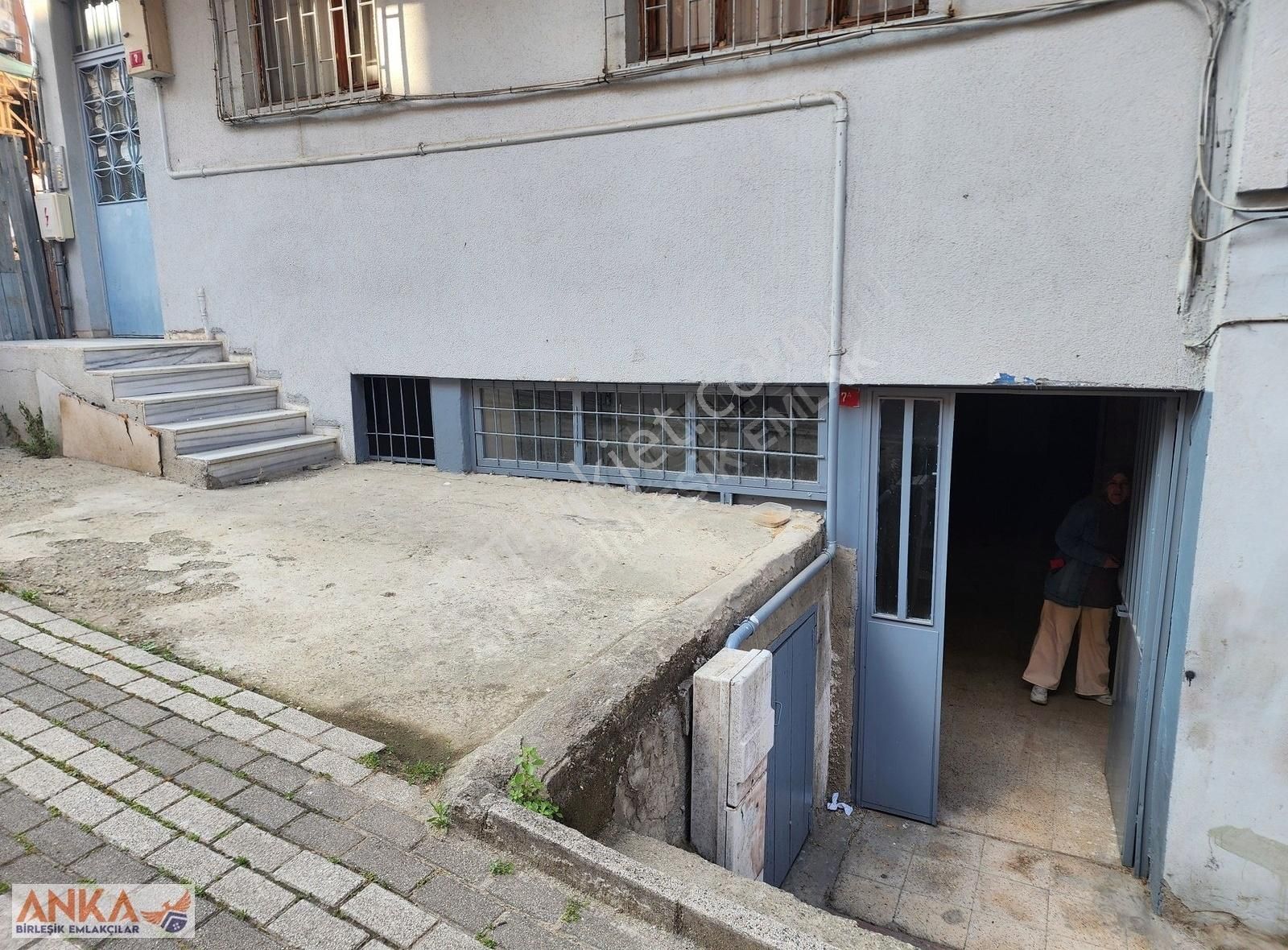 Anka'dan Libadiye Caddesine Yakın Depo Veya İmalathane Yeri