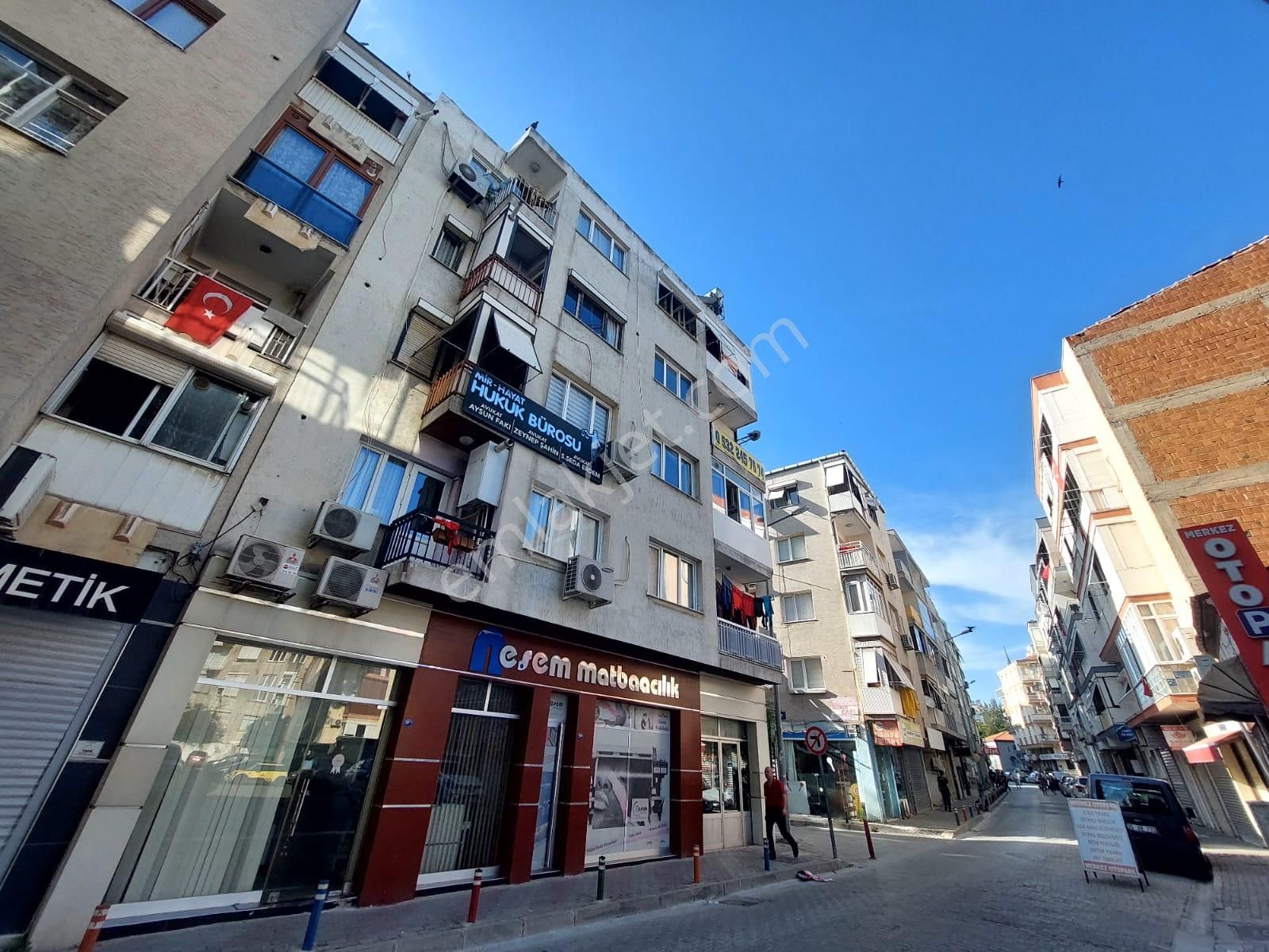 Karşıyaka Çarşı Yakını 3+1 Doğalgazlı Arakat Kiralık Daire