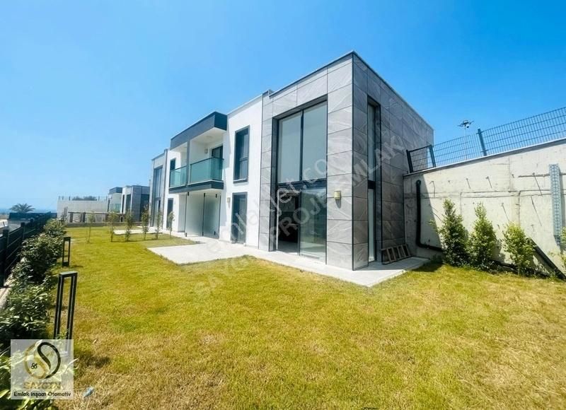 Deniz Manzaralı, Özel Plajlı, Güvenlikli Site , 3 Banyolu Villa