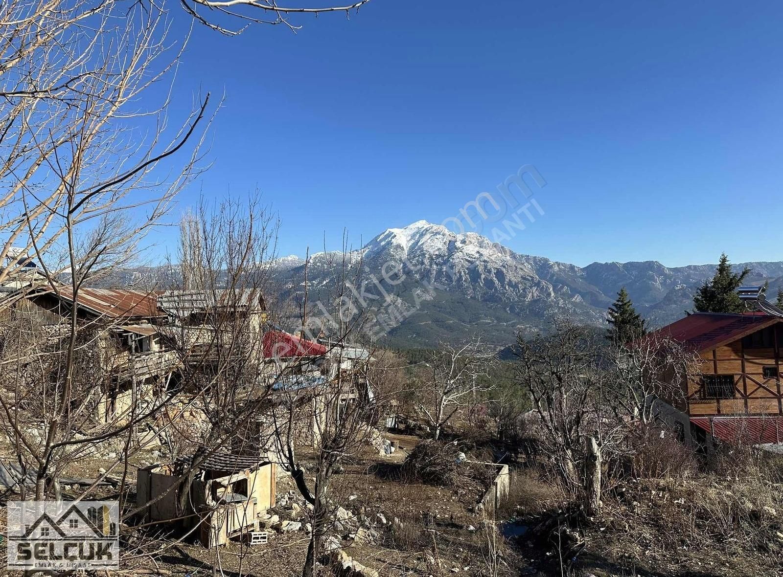 Pozantı Selçuk Emlak'tan Yenikonacık Merkezde Satılık 600m Arsa
