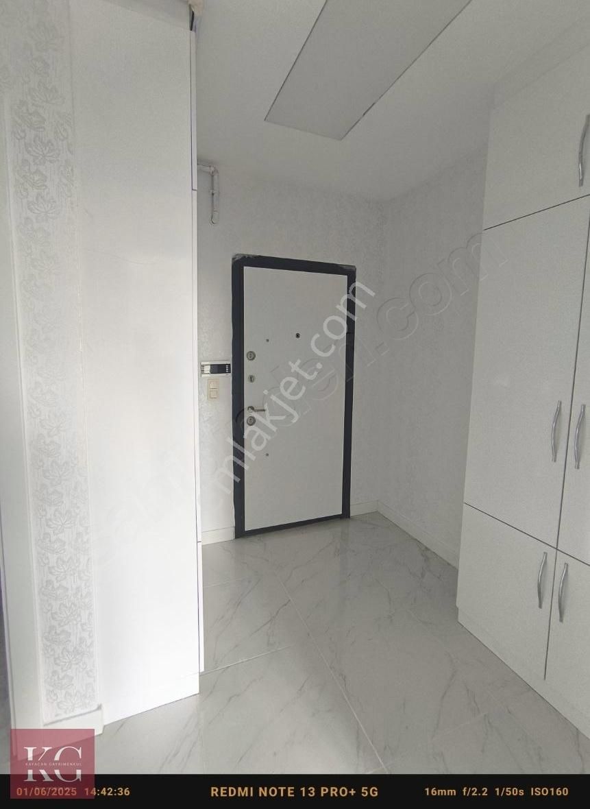 Karacaahmette 2+1 Satılık En Fırsat Daire Kaçırmayın