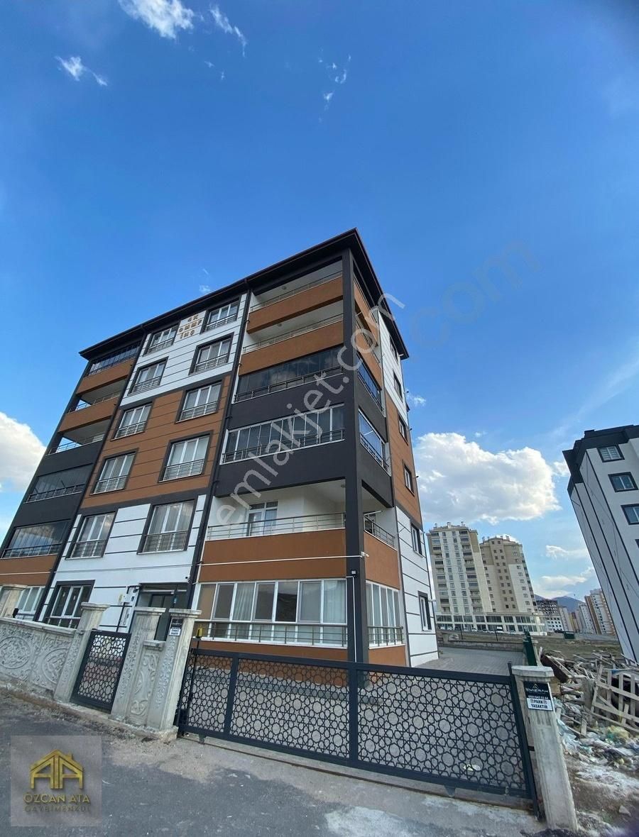 Özcan Ata Gayrimenkul'den Şirintepe Mah. 3+1 Kombili Lüx Daire