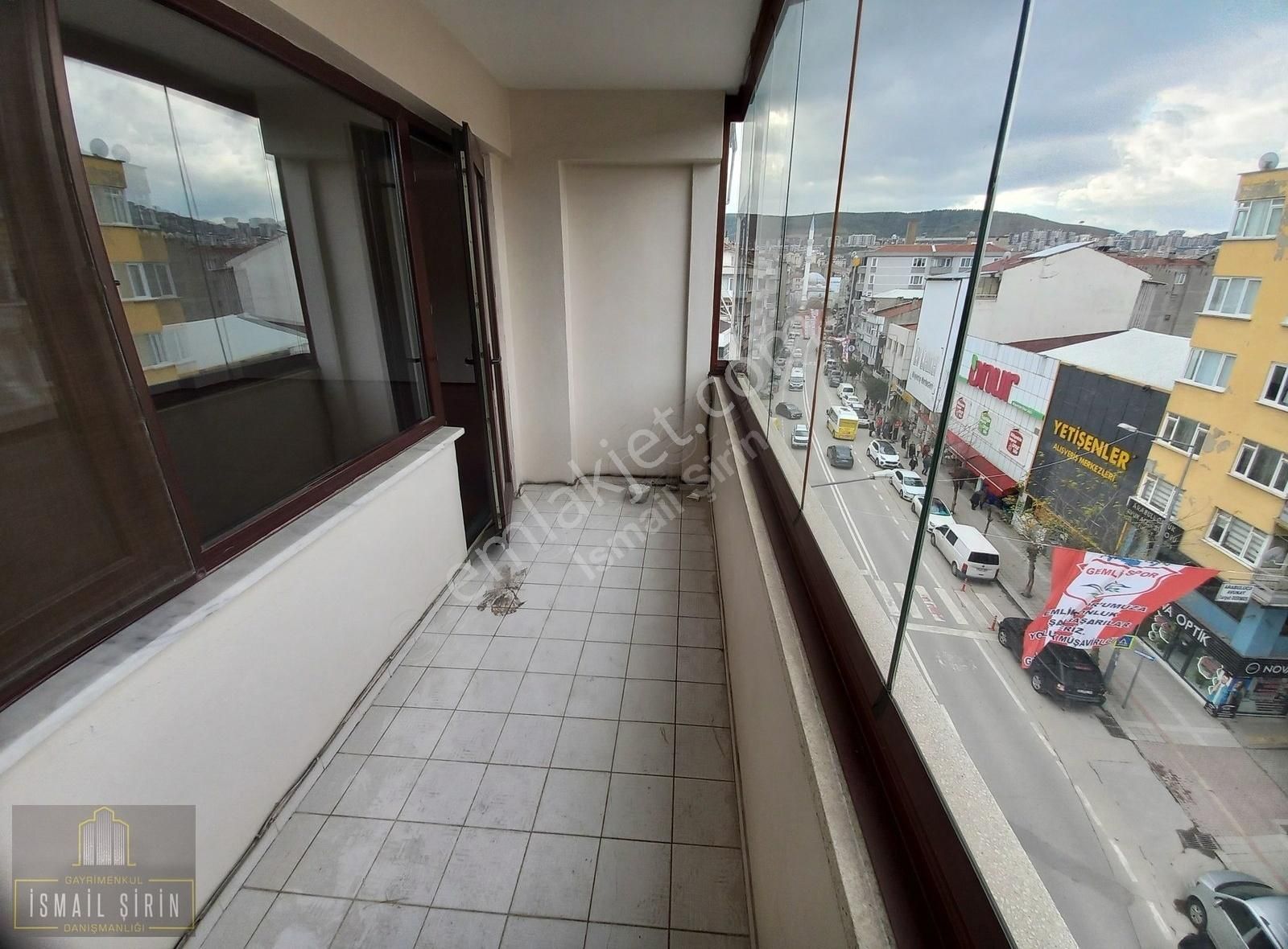 İsmail Şirinden İstiklal Cd Üzerinde Ara Kat Asansörlü 2+1 Ofis - Görsel 9