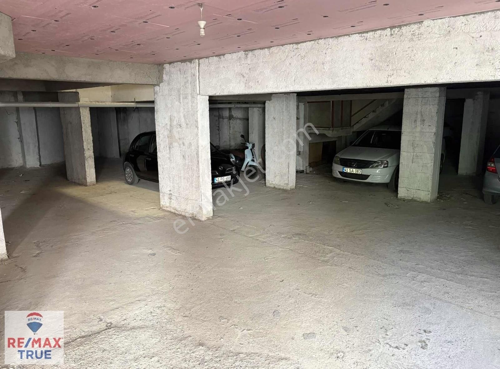 Şehir Merkezinde Özel Otoparklı İçi Yapılı Satılık Daire