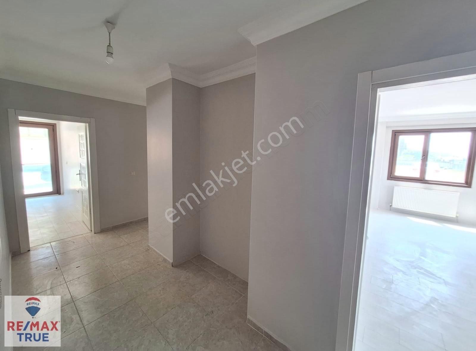 Başiskele Yeşilyurt'ta Deniz Manzaralı 3+1 Bahçe Katı Daire
