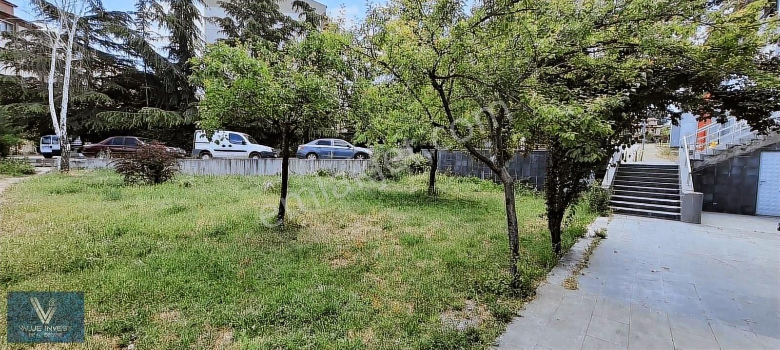 Turkuaz İş Merkezi'nde Giriş Katta En Güzel Konumda Şerefiyeli
