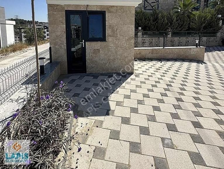 Manzaralı-premiyum Kalite-yerden Isıtma-doğalgaz-otopark-havuzlu - Görsel 24