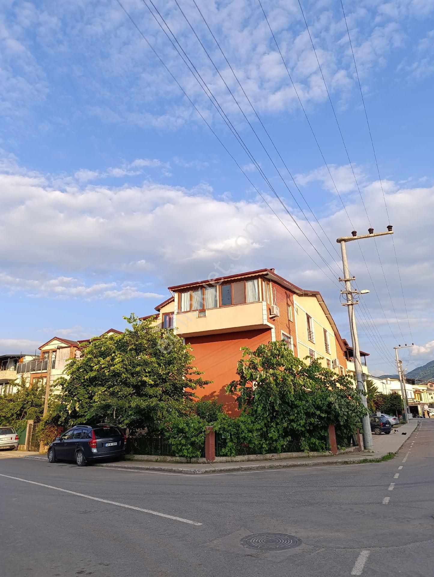 Başiskele Sahilde Satılık Daire