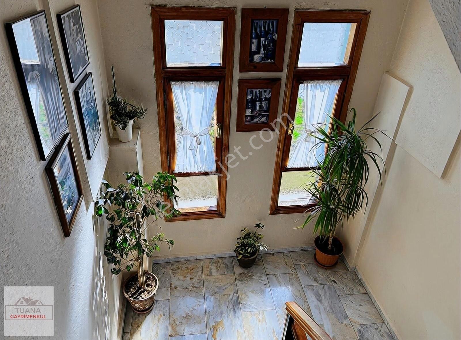 Tuana Emlak'tan Ulucamide Göle Sıfır Eşyalı 1+1 Daire