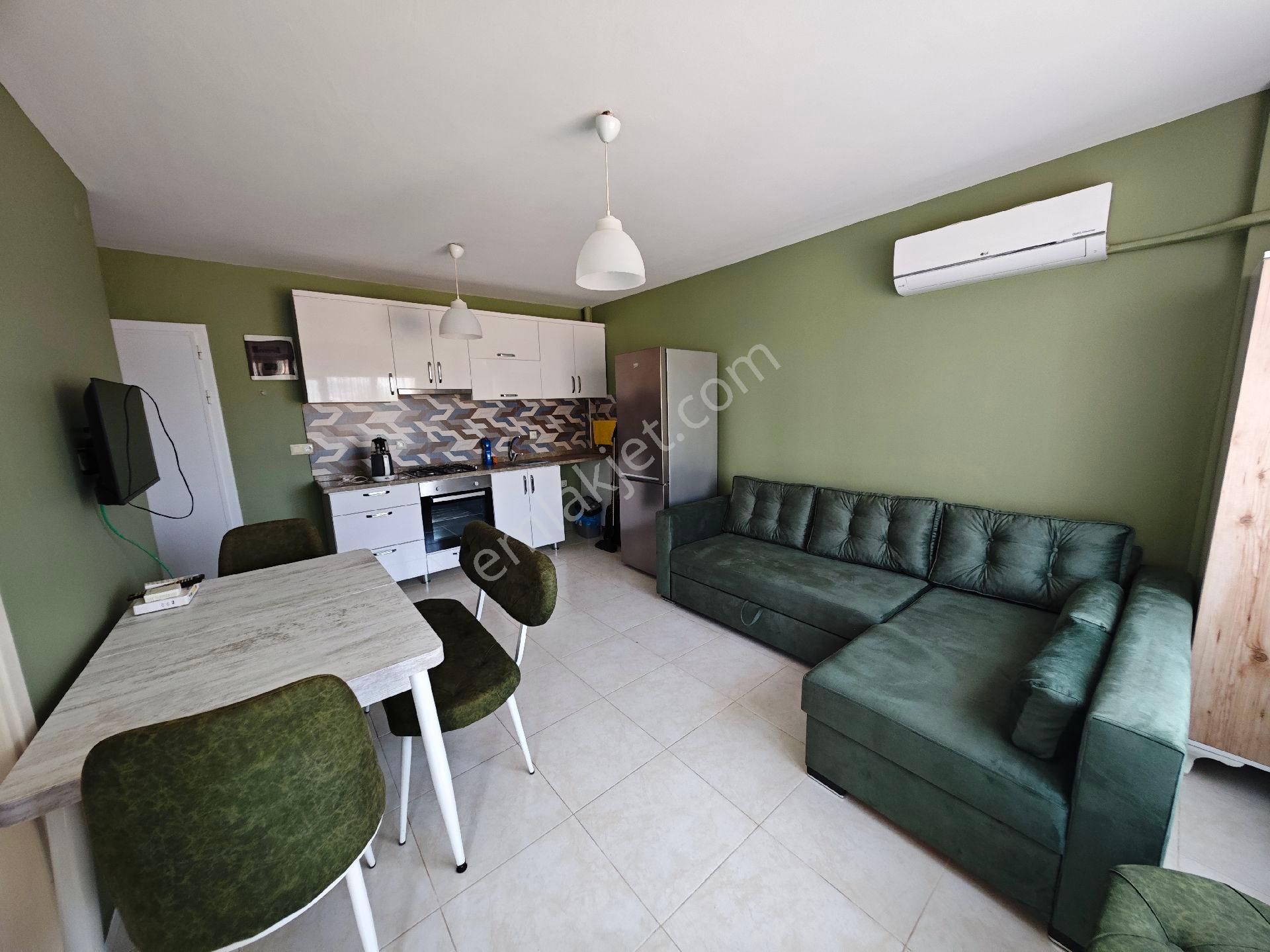 Kuşadası Davutlar’da Site İçinde Eşyalı 1+1 Kiralık Daire – Merkezi Konum, Konforlu Yaşam!