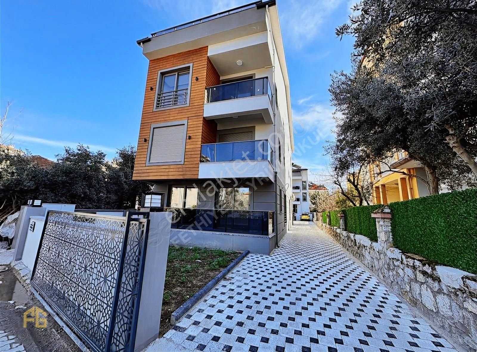 Fethiye Gayrimenkulden Satılık Sahile Yakın Sıfır 3+1 Dubleks