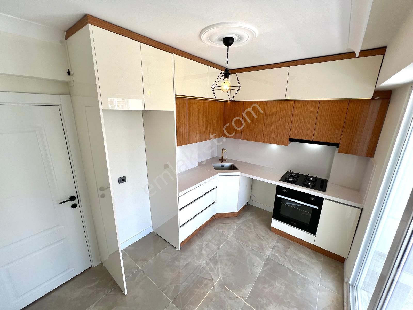 Akçay'da 3+1 Lüks Tasarımlı Ön Cephe Masrafsız 145m² Daire